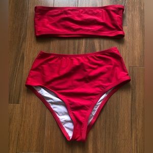 Red Dippin Daisy’s bikini size small